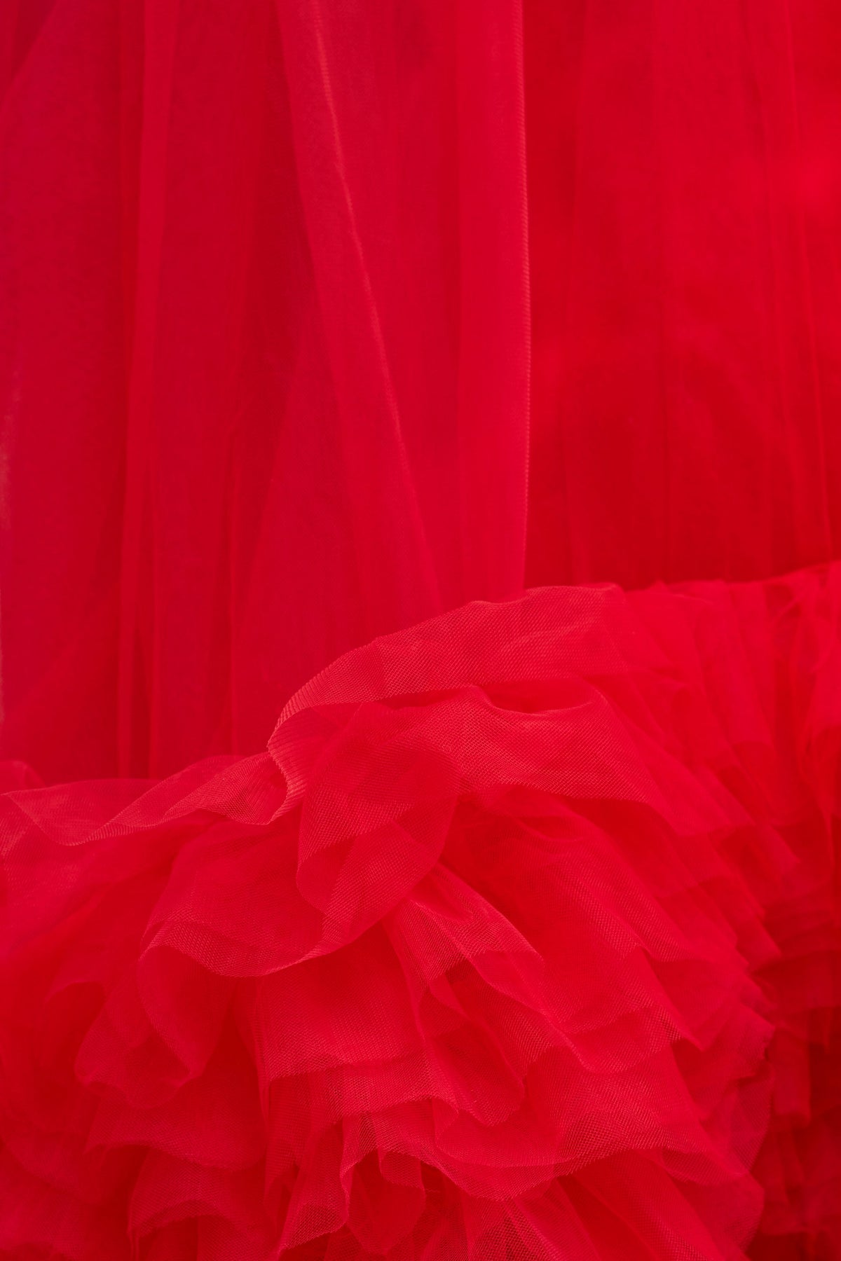 ARI TULLE RUFFLE HIGH LOW MINI DRESS IN RED