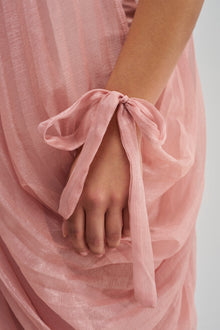 VIVA LA VIDA MESH DRESS IN MAUVE