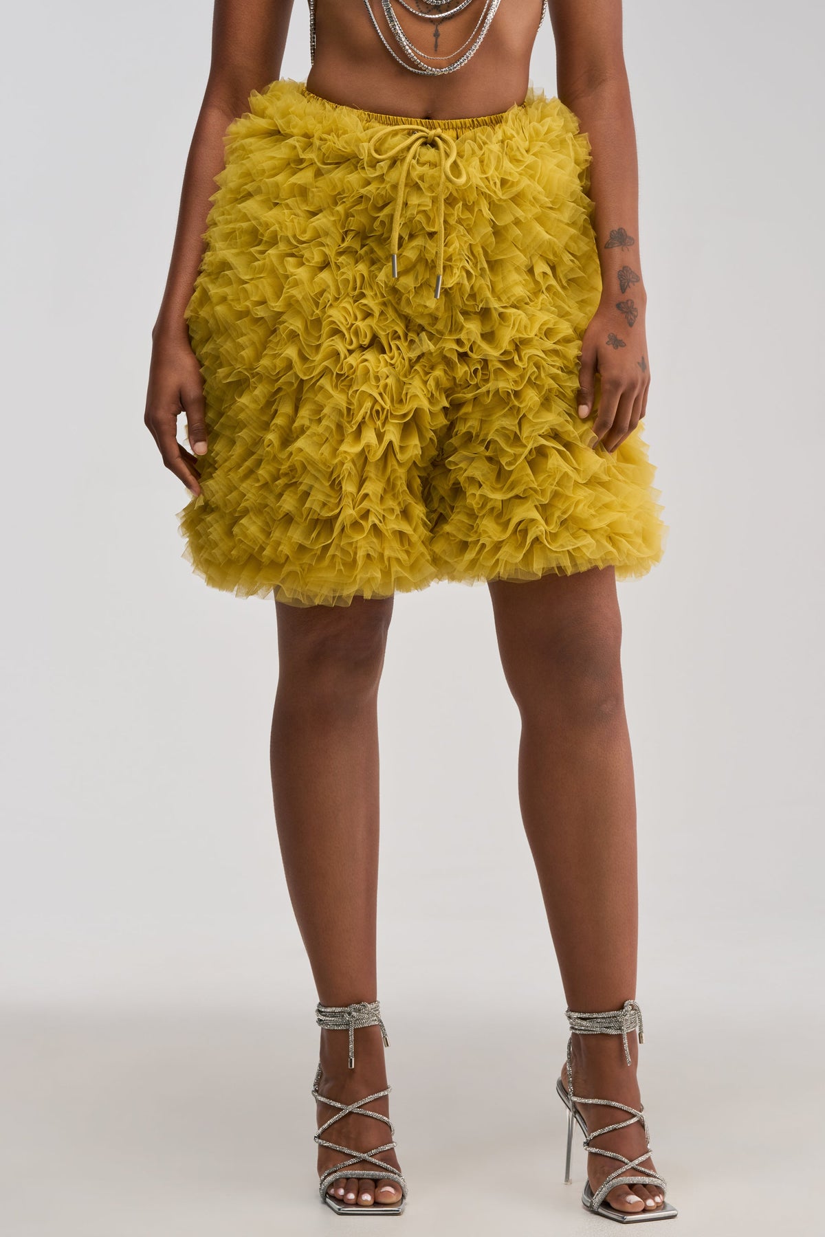 SOMETHING CRAZY RUFFLE SHORT
