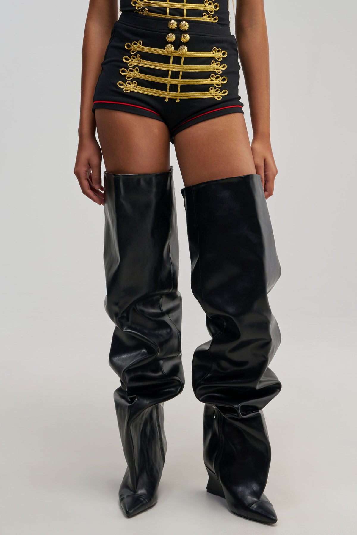 HAUTE COMMAND SHORT