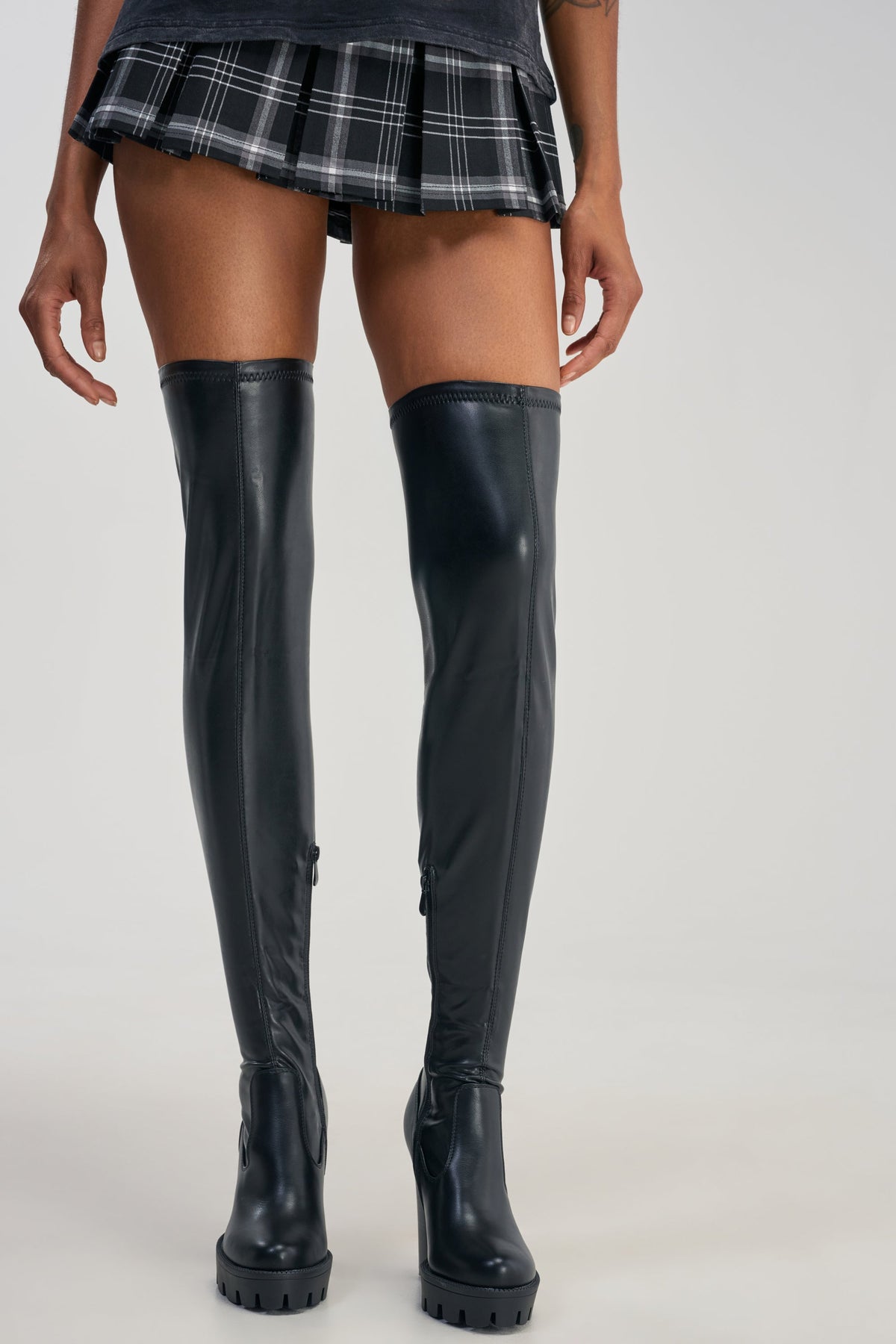 AZALEA WANG ASHLAND BOOT IN BLACK