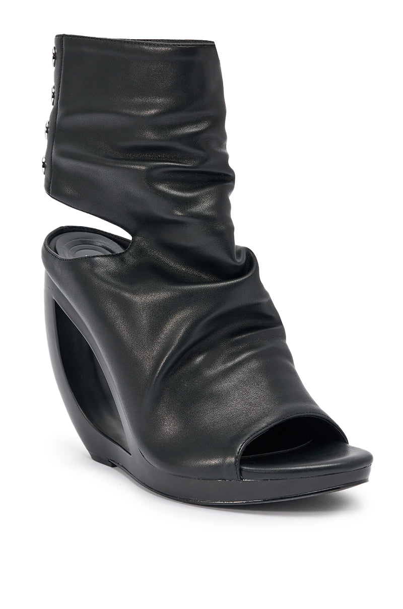 Sisoras AZALEA WANG CIRCOS BLACK WEDGE BOOTIE