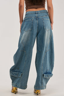 IZZY RELAXED DENIM IN LIGHT BLUE WASH