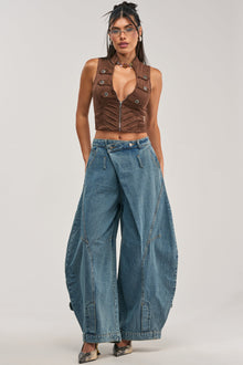 IZZY RELAXED DENIM IN LIGHT BLUE WASH