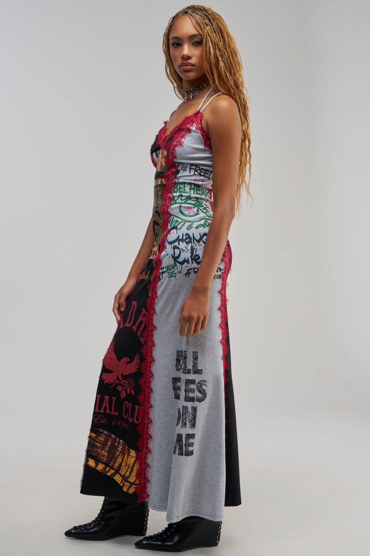KISS AND TELL MAXI DRESS IN RED MULTI