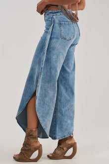 FEEL THE AIR RELAXED DENIM WITH SIDE OPENING