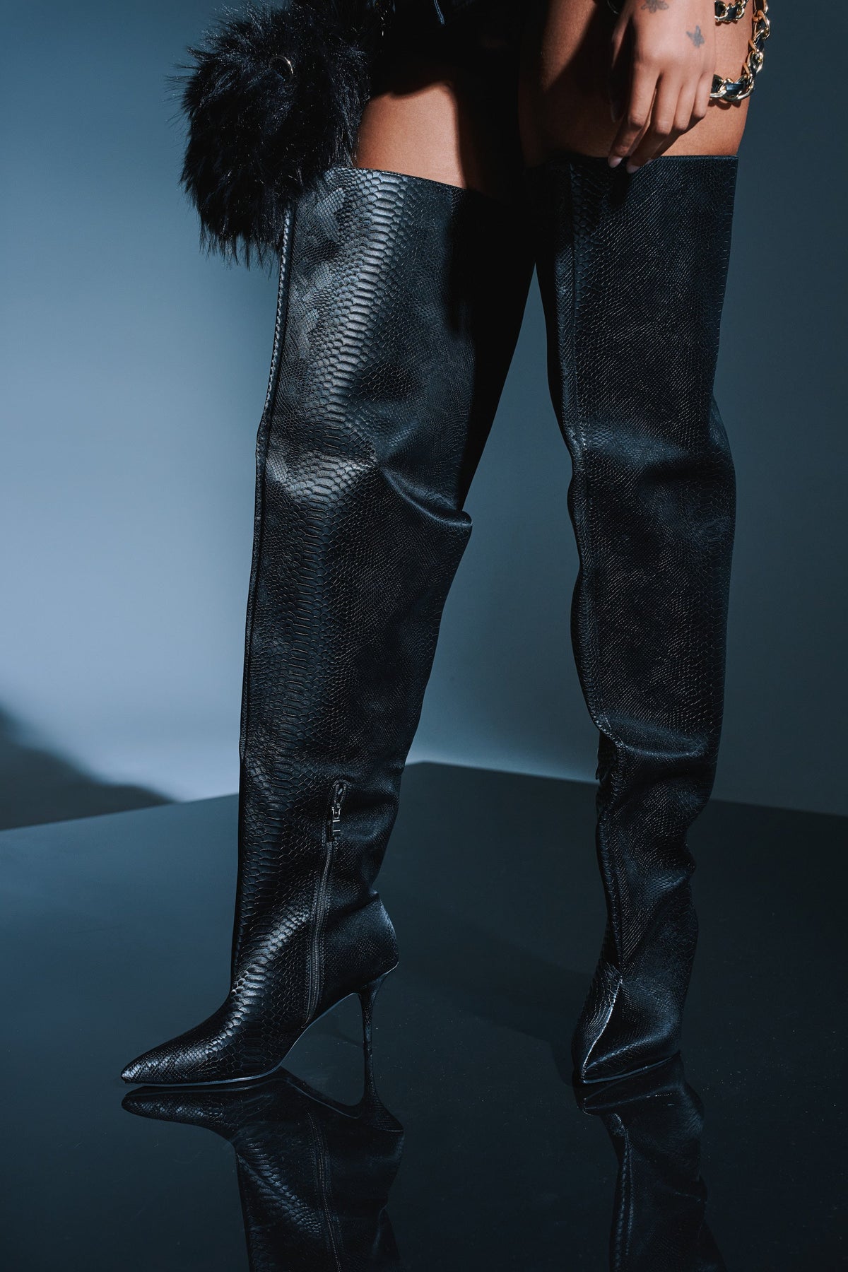 Sisoras AZALEA WANG HALINA BLACK SNAKE THIGH HIGH BOOT