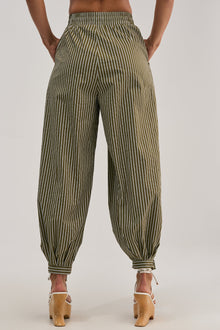 COULD BE DIFF BALLOON PANT