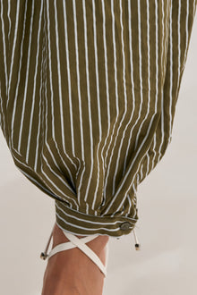 COULD BE DIFF BALLOON PANT