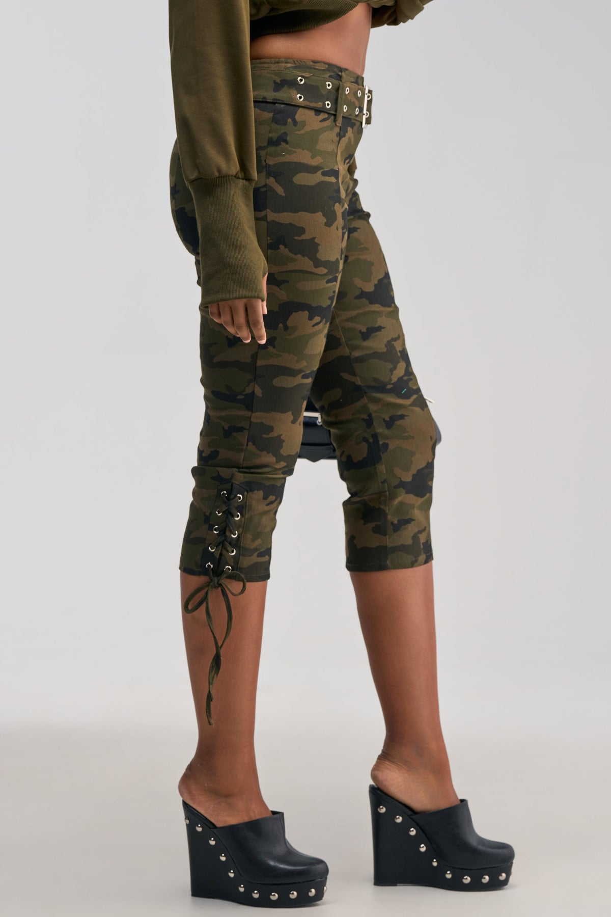 THE BEST CAMO CAPRI
