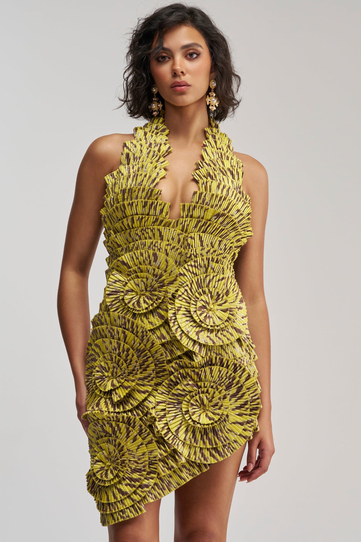 SHOWING OFF NOVELTY MINI DRESS IN YELLOW MULTI