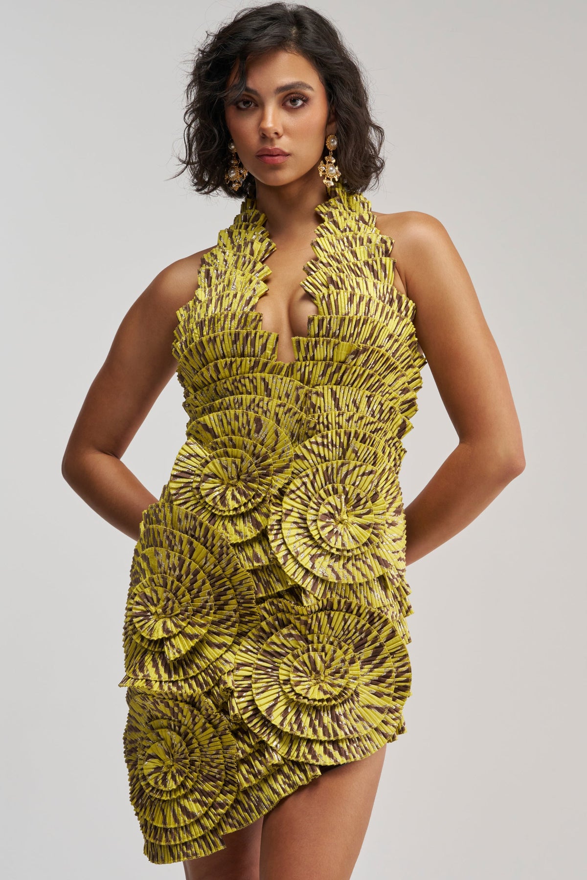 SHOWING OFF NOVELTY MINI DRESS IN YELLOW MULTI