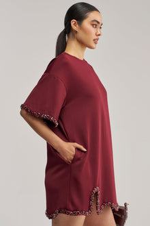 COOL GIRL EMBELLISHED TEE SHIRT DRESS IN BURGUNDY