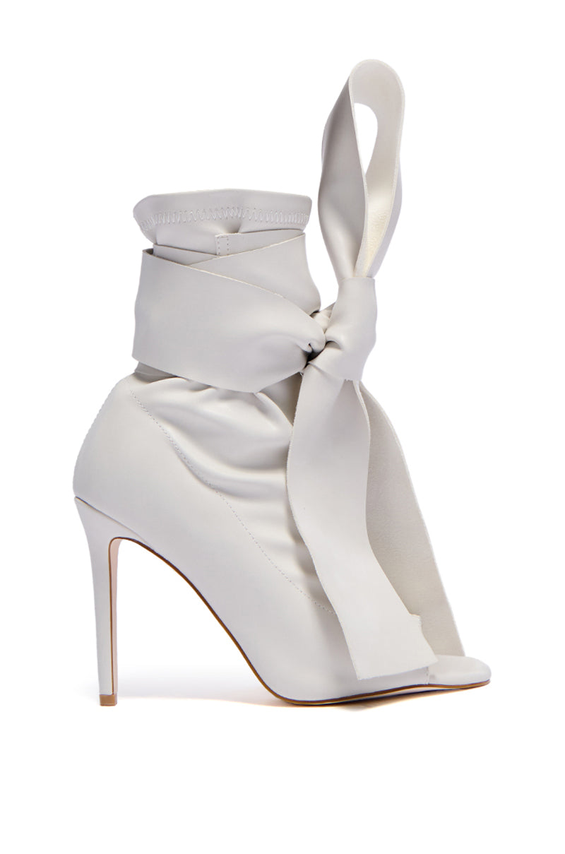 Sisoras AZALEA WANG KLARICE BONE PEEP TOE