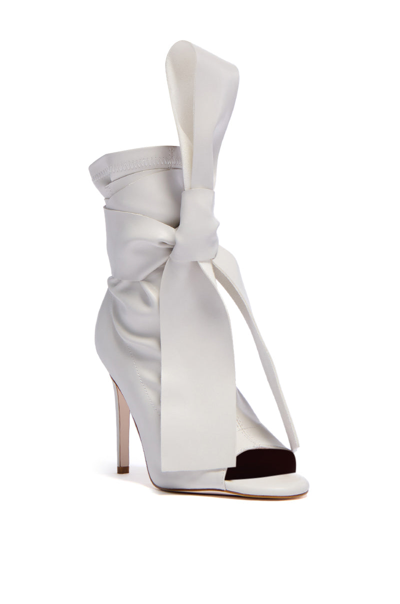 Sisoras AZALEA WANG KLARICE BONE PEEP TOE