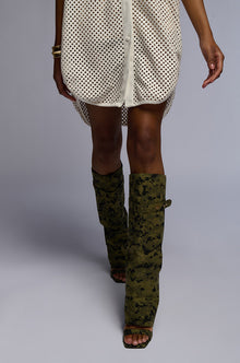 Sisoras AZALEA WANG MARIETTA FOLD OVER OPEN TOE SANDAL BOOT IN CAMO