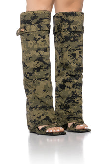 Sisoras AZALEA WANG MARIETTA FOLD OVER OPEN TOE SANDAL BOOT IN CAMO