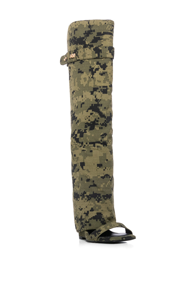 Sisoras AZALEA WANG MARIETTA FOLD OVER OPEN TOE SANDAL BOOT IN CAMO