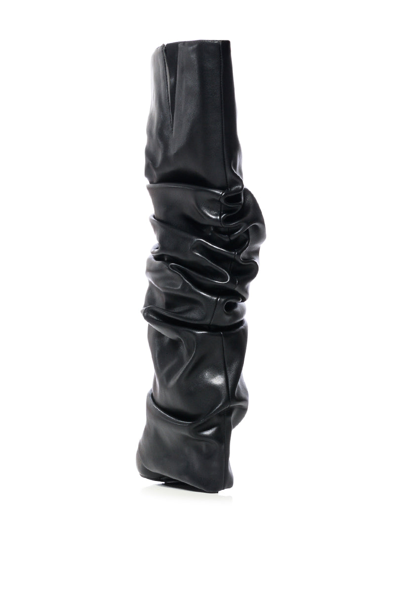 Sisoras AZALEA WANG ZUMMA BLACK RUCHED WEDGE BOOT