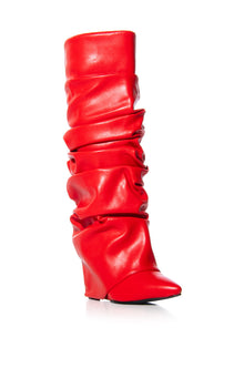 Sisoras AZALEA WANG ZUMMA RED RUCHED WEDGE BOOT