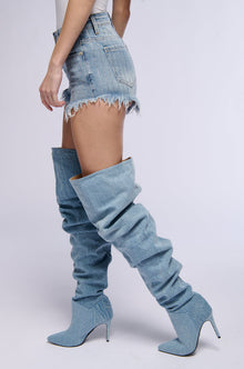 Sisoras KICK BACK PINSTRIPE RHINESTONE JEANS SHORTS